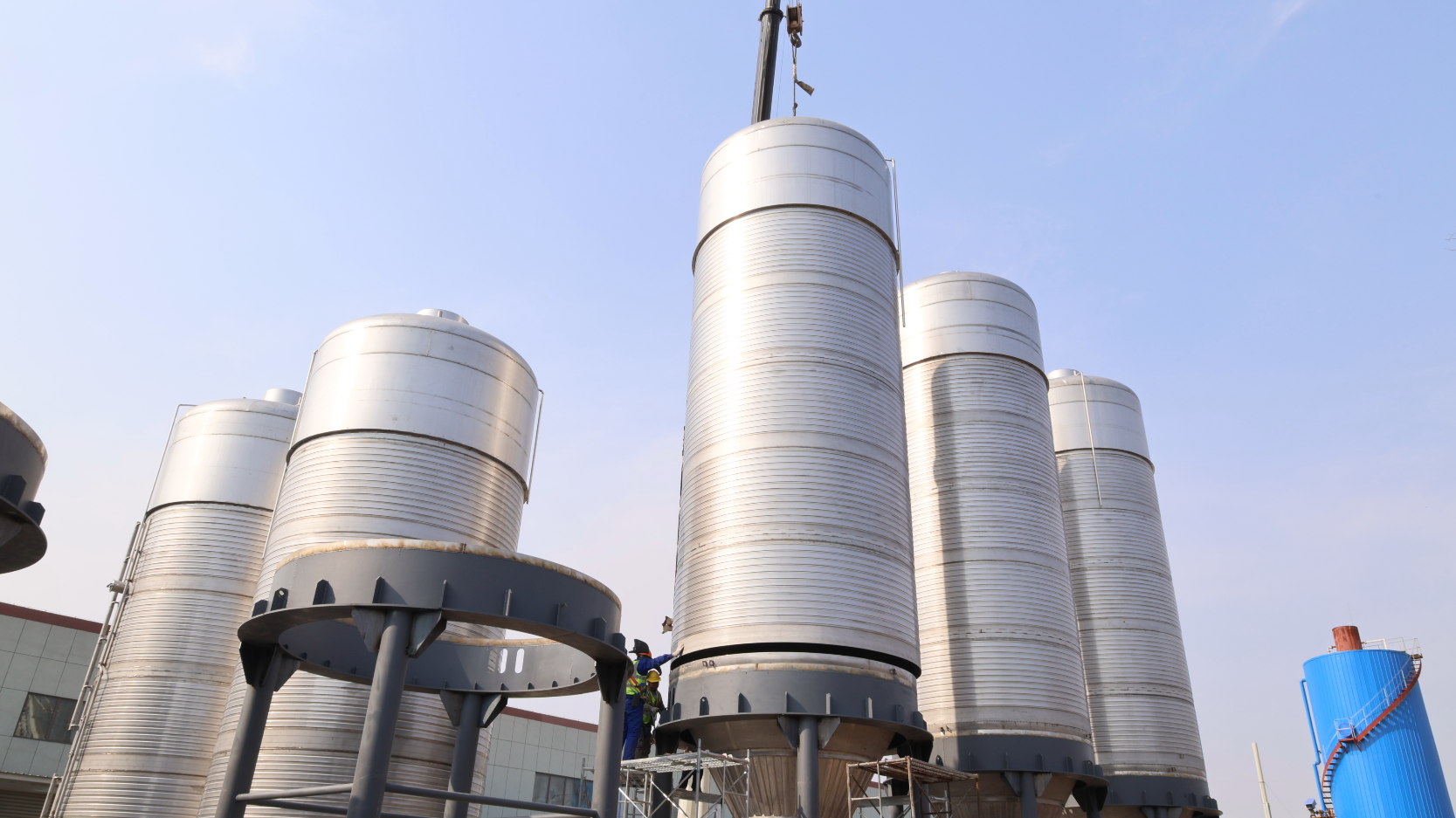 300噸級超大型啤酒發(fā)酵罐投產(chǎn)，打破國外